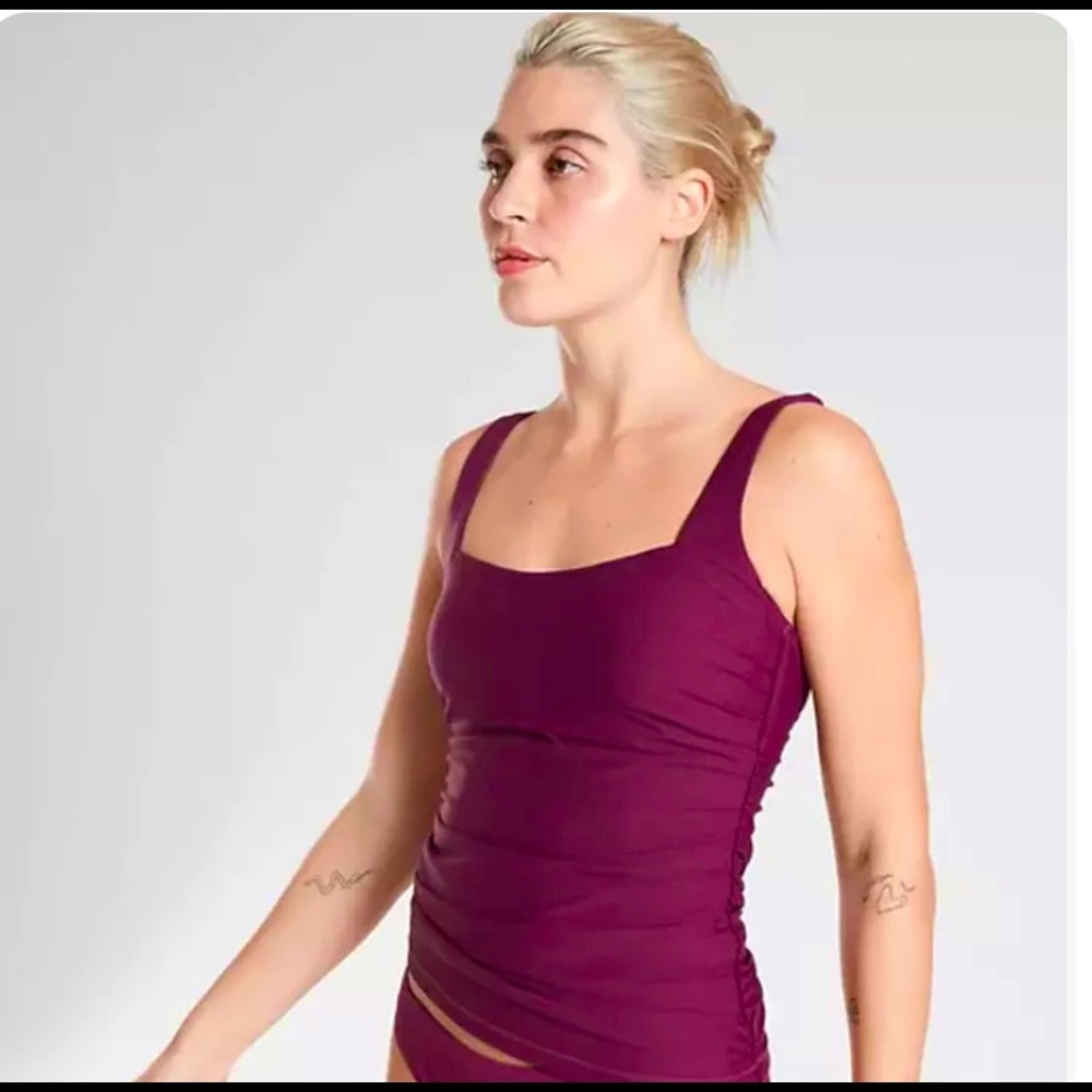 Athleta Square Neck Bra Cup Tankini Top Size 38 D/DD Velvet Plum  Color